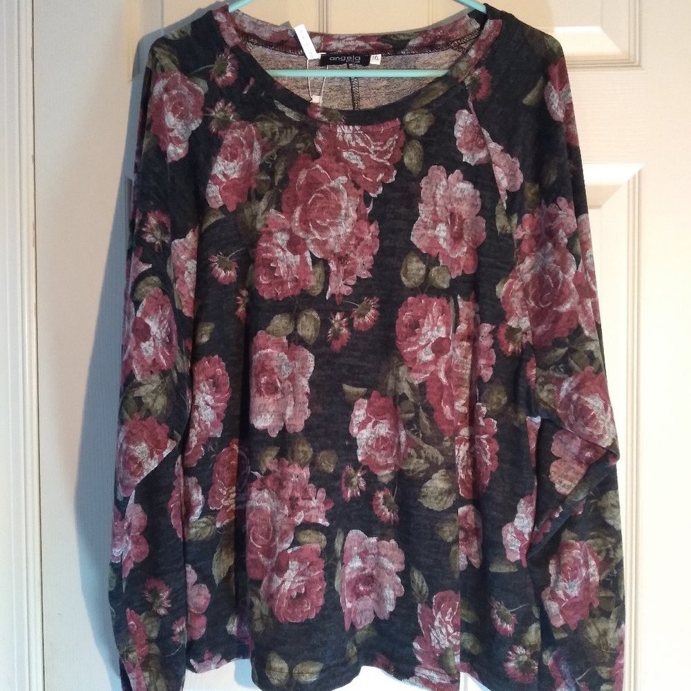 Angela Plus Women's Plus Size Long Sleeved Floral Top - 2XL